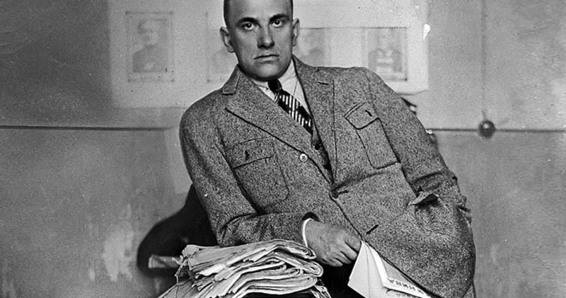 Sovet şairinin bu şeirinə görə vətəndaşlar “ordunu ləkələmək“ maddəsi ilə cərimələnir...