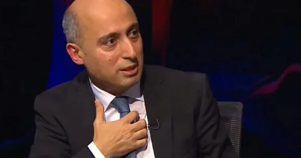 Müəllim sözünü düz yazmayan adamlarla sağollaşmışıq Əgər şagird yaxşı öyrənmirsə, müəllimə niyə maaş verməliyik