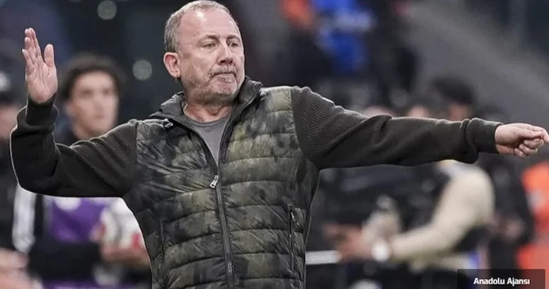 Sərgən bu ulduzun qələmini qırdı FOTO