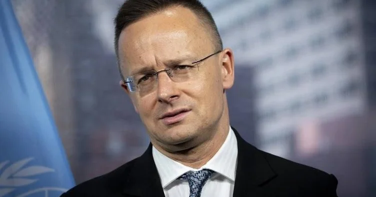 Сийярто: ЕС готовится к войне с Россией и хочет строить военные заводы в Украине