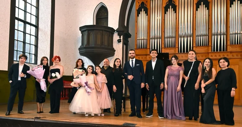 “Musiqi terapiyası: Səsin toxunuşu” adlı konsert baş tutdu FOTO