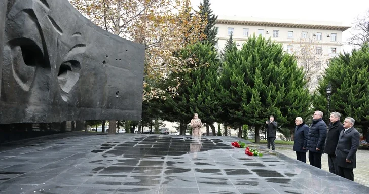 Делегация из Астрахани почтила память героев Второй мировой войны и разведчика Рихарда Зорге в Баку