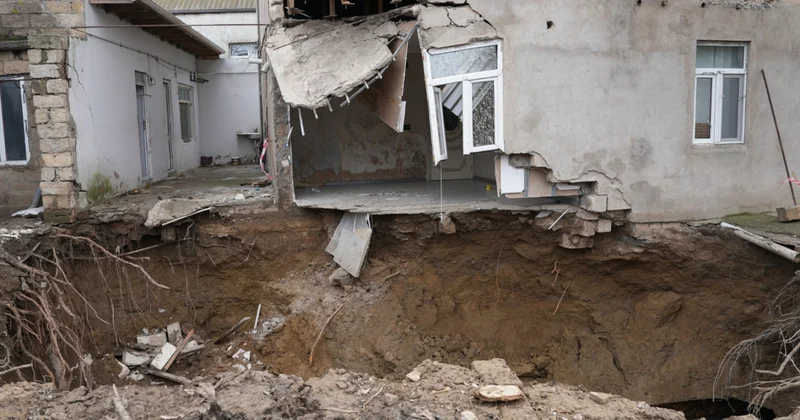 Сюрпризы непогоды: жители бакинского поселка лишились домов