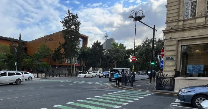 Bu prospektdə piyada keçidinin çəkilməsinə ehtiyac var FOTO