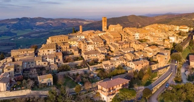 Bu qəsəbəyə köçüb yaşayanlara 30 000 dollar verilir