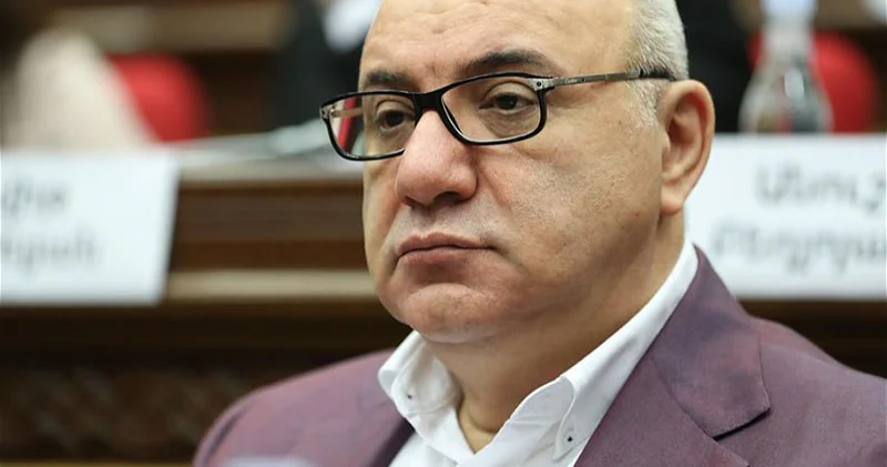 Erməni səfirin şəxsi tapançaları əlindən alındı Nazirliyi məhkəməyə verdi