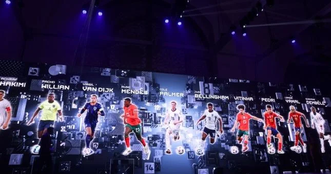 İlin rəmzi komandasında hansı futbolçular var?