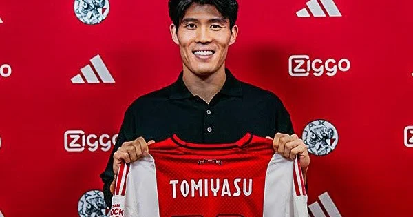 Arsenal dan ayrılan müdafiəçi Ayaks da