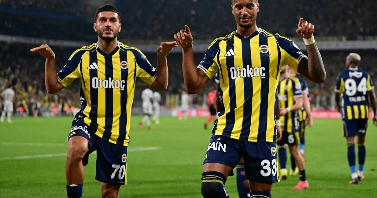 Fənərbaxça nın müdafiəçisi zədələndi 2 ay oynamayacaq