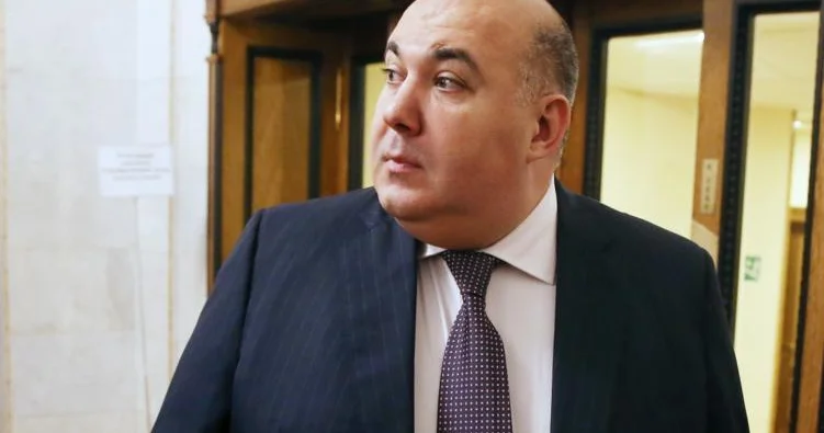 Rusiyada əmlakları alınan deputat axtarışa verildi