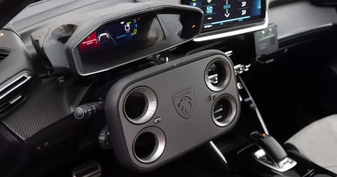 Yeni Peugeot avtomobillərində dördbucaqlı sükanlar quraşdırılacaq