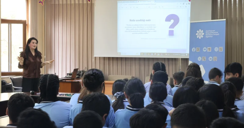 “Media Savadlılığı” Həftəsi: Bakı məktəblərində açıq dərslər keçilib FOTOLAR