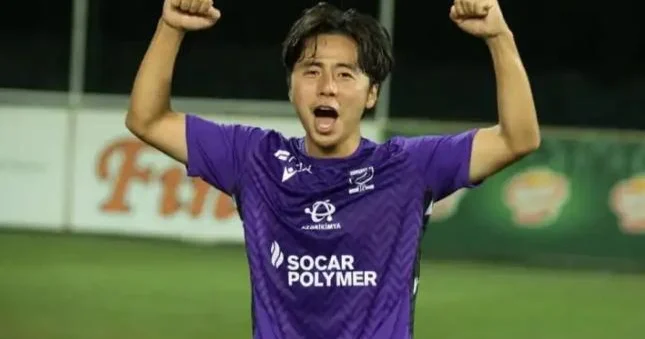 Bəzən məşqdən sonra qutab yeməyə gedirik Azərbaycanda oynayan yapon