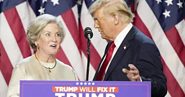 Ağ Evin rəhbər şəxsi Trampı alkoqolik xarakterli adam adlandırdı