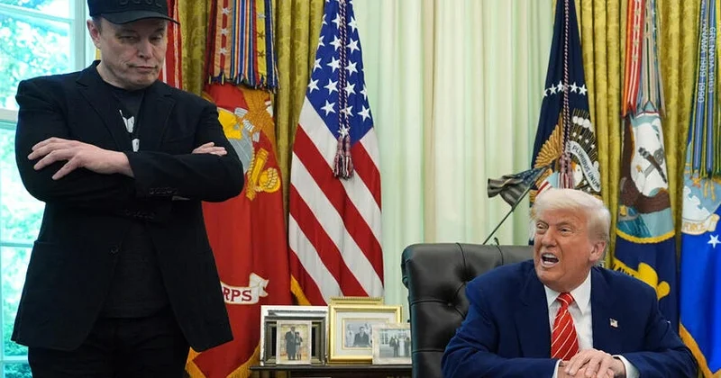 Ağ Ev: Mask narkotikə aludədir və daşlaşmış Nosferatu ya oxşayır