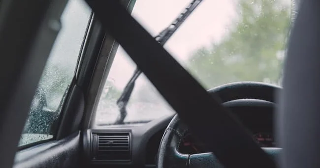 Taksi və marşrutlarda təhlükəsizlik kəmərindən istifadə etməmək problemi: qaydalar var, amma diqqət edən azdır