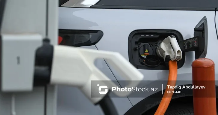 У Бакинского олимпийского стадиона вышли из строя большинство зарядных станций для электромобилей