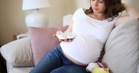 Analıq məzuniyyəti neçə gündür, kimlərə verilir? ŞƏRH