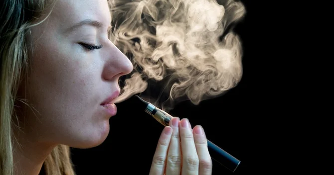 Bu ölkələrdə elektron siqaret qadağası var SİYAHI