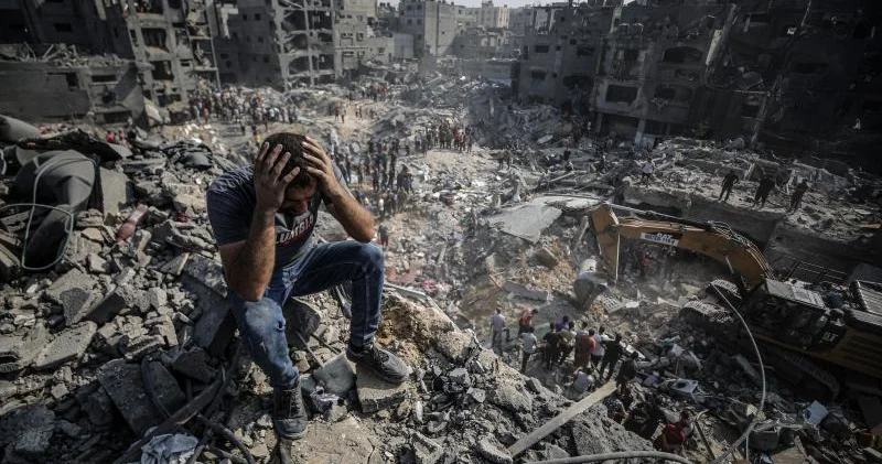 Qəzza yenidən bombalanıb: ölənər var