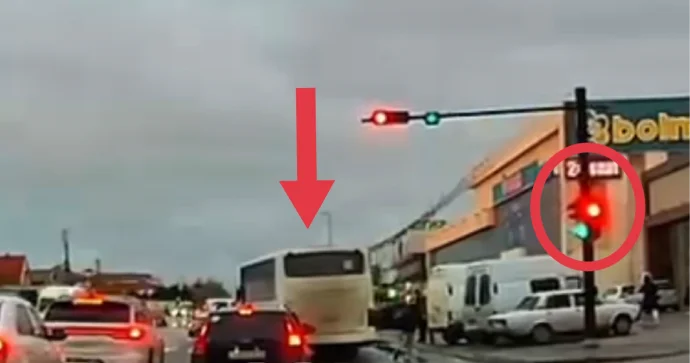 Qırmızıda keçən avtobus sürücüsü qadının üzərinə sürüb ölüm təhlükəsi yaratdı VİDEO