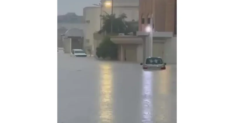 Аравийский полуостров продолжает заливать ВИДЕО