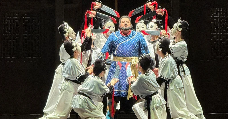 Azərbaycanlı tenor London Kral Opera evinin səhnəsində Video Fotolar