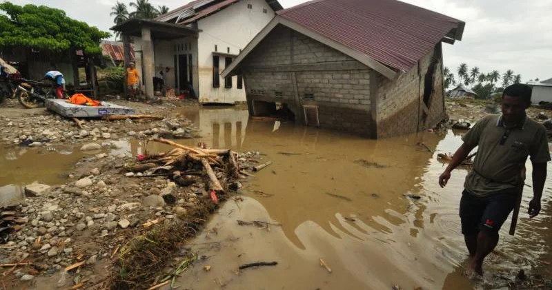 Təbii fəlakət: Ölü sayı 1000 i ötüb