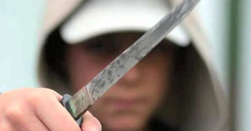 Rusiyada məktəbli şagirdlərə bıçaqla hücum edib, ölən və yaralılar var