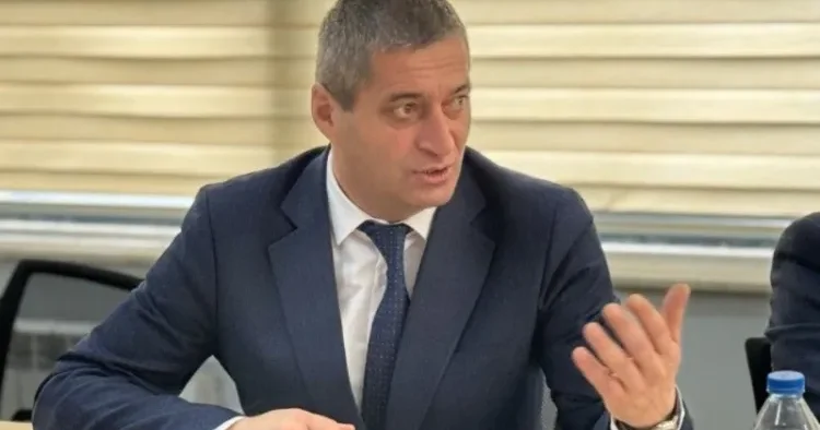 Artıq təhsil ictimaiyyəti Emin Əmrullayevin eksperimentlərindən yorulub Elşən Qafarov