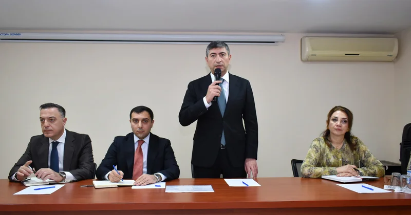 Əziz məmurlar, qəbulunuza gələn vətəndaşlara dəyər verin