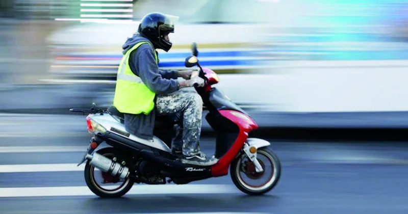 Velosipedçi moped sürə bilərmi?