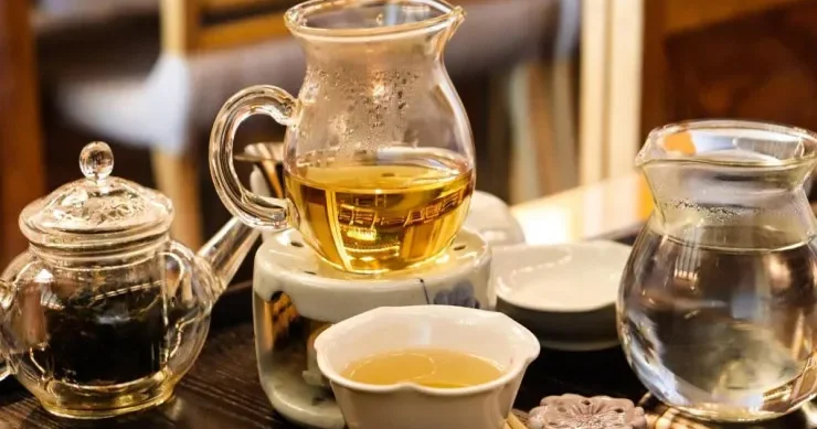 Yeməkdən dərhal sonra çay içməyin Zərəri