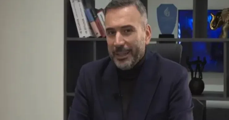 Ertem Şener: Qalatasarayı dayandıra biləcək yeganə baş məşqçi Qurban Qurbanovdur VİDEO