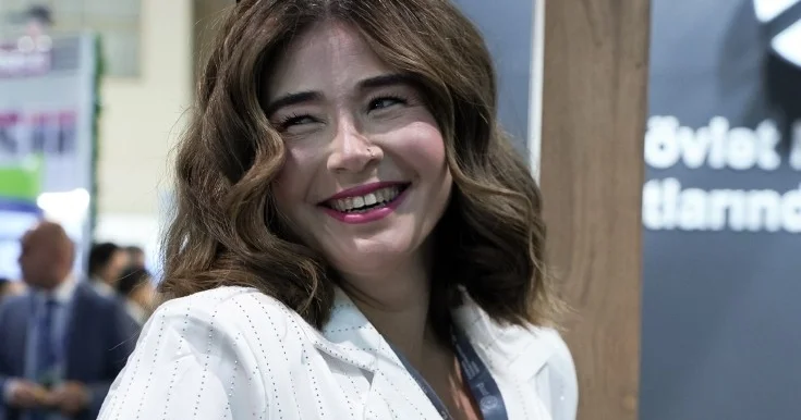 Elnarə özünü qartalla müqayisə etdi