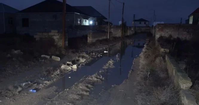 Разбитые дороги в массиве Гушчулуг создают проблемы для жителей Говсана