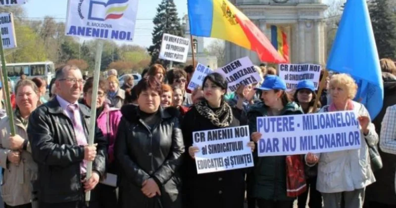 Moldovada müəllimlər maaşların artırılması tələbi ilə etiraz aksiyası keçirəcək