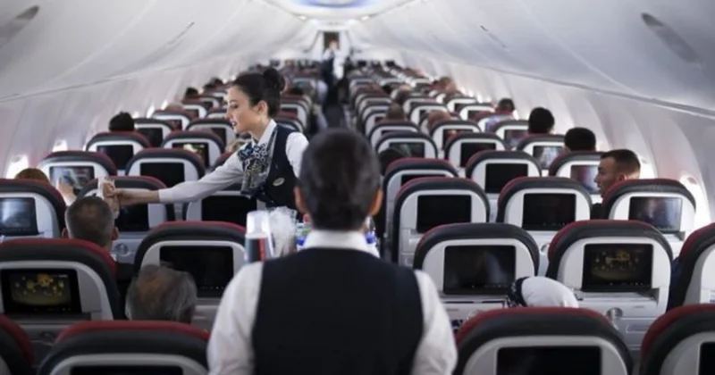 Təyyarədə panik atak keçirən qadın gərginlik yaratdı VİDEO