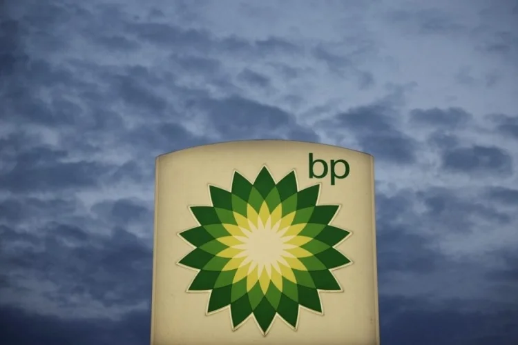 “Bloomberg”: bp minlərlə iş yerini ixtisar edir