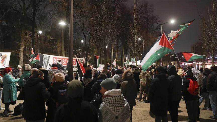 Fransada oyun vaxtı Makron əleyhinə şüar səsləndirildi