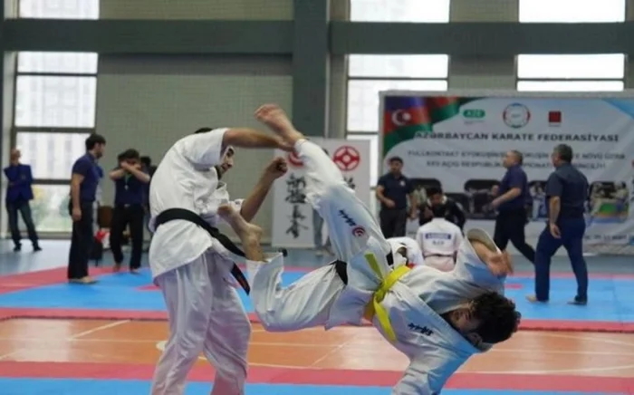 Karate zalında faciə: Yeniyetmənin beyni silkələndi