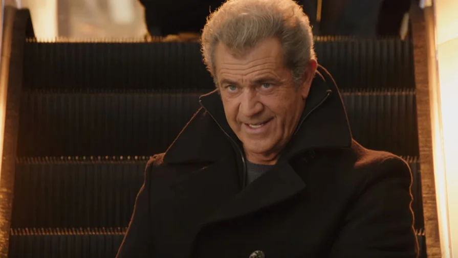 Mel Gibson Trampdan iqamətgah alıb almayacağını soruşdu