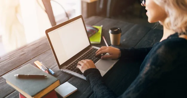 Distant iş əmək müqaviləsi ilə olacaq