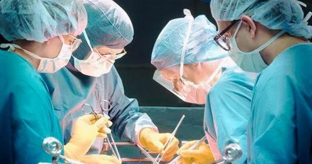 “TikTok”da tapdığı “plastik cərrah” əməliyyatdan sonra qadını ŞİKƏST etdi “Ağzım əyilir” VİDEO