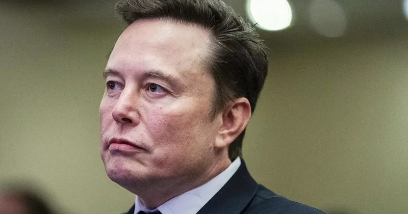 Мать ребенка Илона Маска подает в суд на его AI компанию