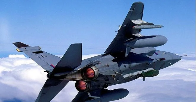 Hindistan hər yerdən 60 illik təyyarələri alır Səbəbi