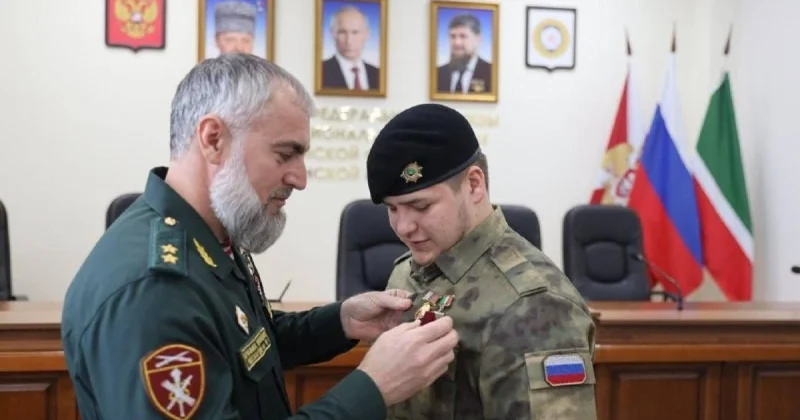 Сына Рамзана Кадырова наградили медалью после ДТП