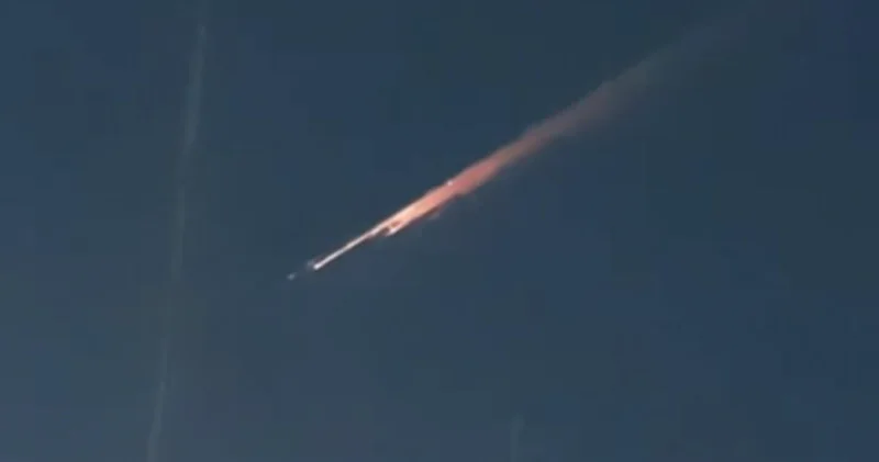 Рыбаки засняли падение неизвестного космического объекта ВИДЕО