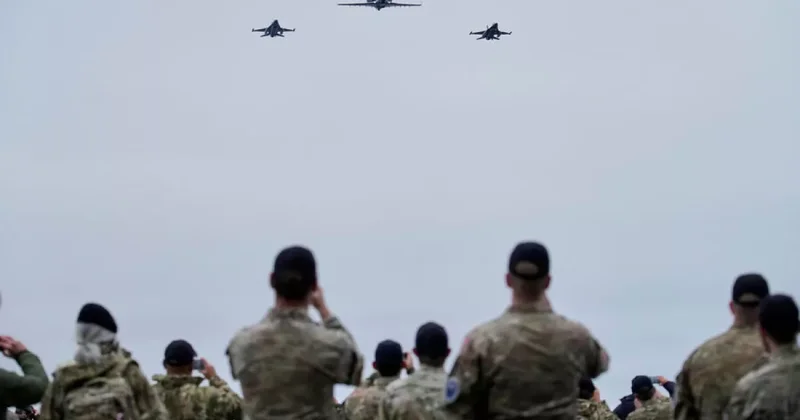 Датские F 35 и французский MRTT провели учебный полет над Гренландией