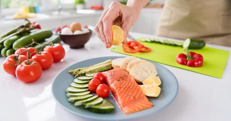 Диетолог назвала продукты, которые дольше сохраняют чувство сытости